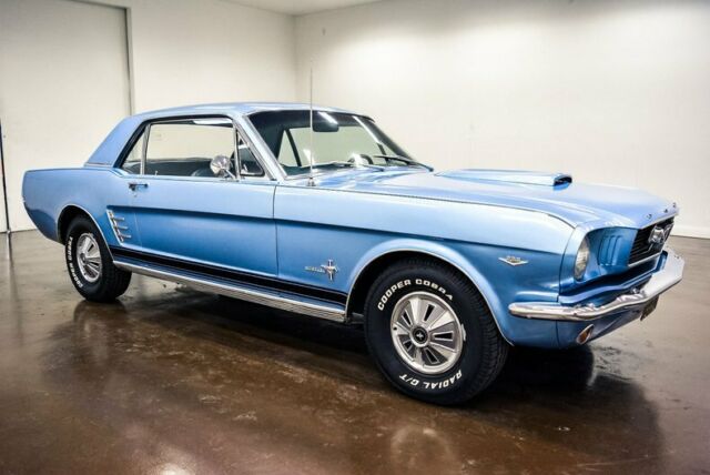 1966 Ford Mustang (Blue/Blue)