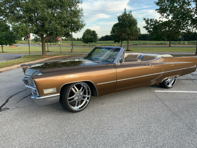 1967 Cadillac DeVille (Brown/Tan)