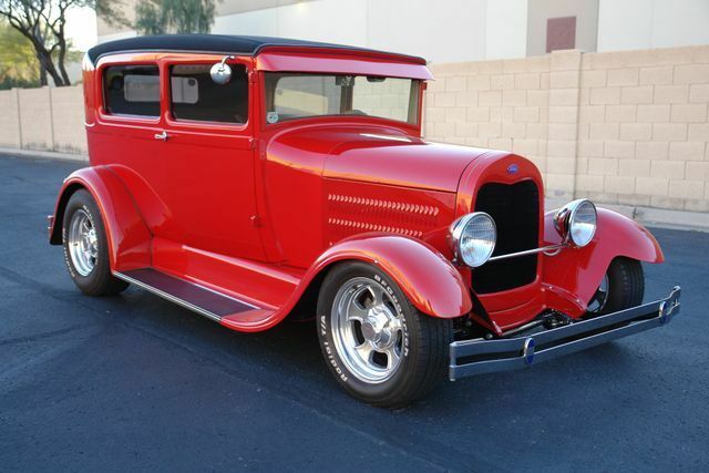 1929 Ford Model A (Red/Tan)