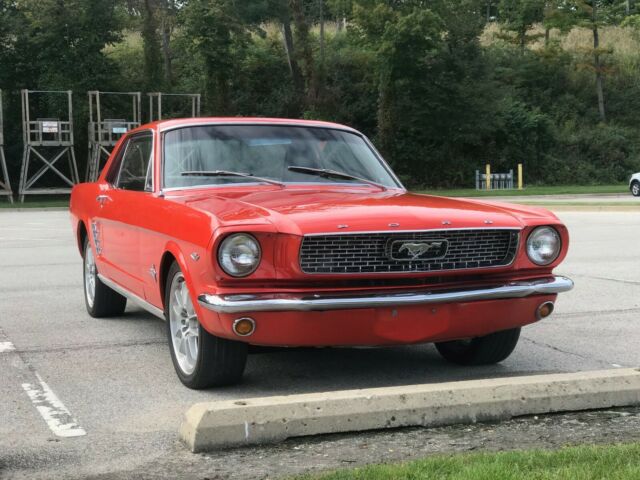 1966 Ford Mustang (Orange/Black)