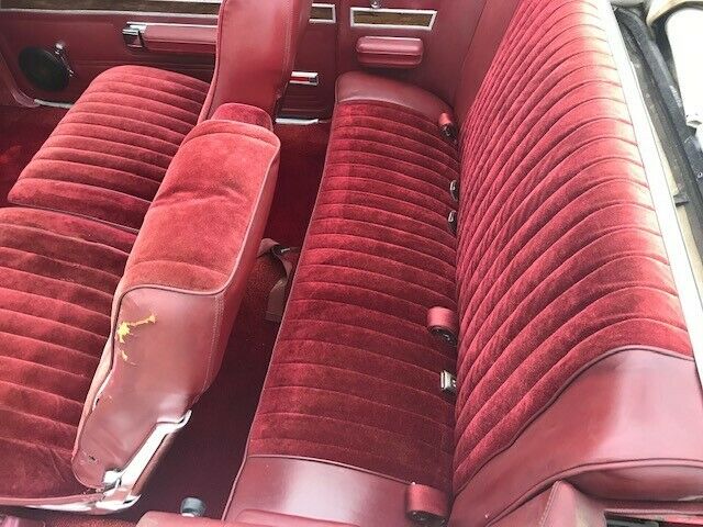 1972 Ford LTD (Green/Red)