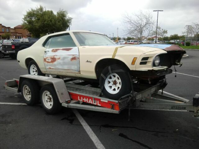 1970 Ford Mustang (Yellow/Brown)