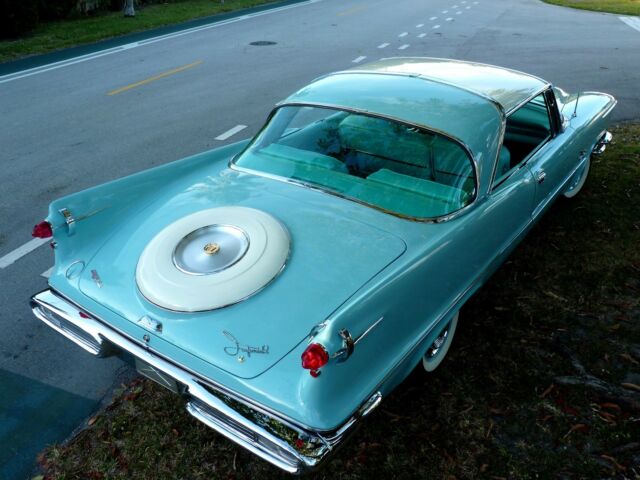 1957 Chrysler Imperial (HORIZON BLUE/BLUE AQUA PLAID)