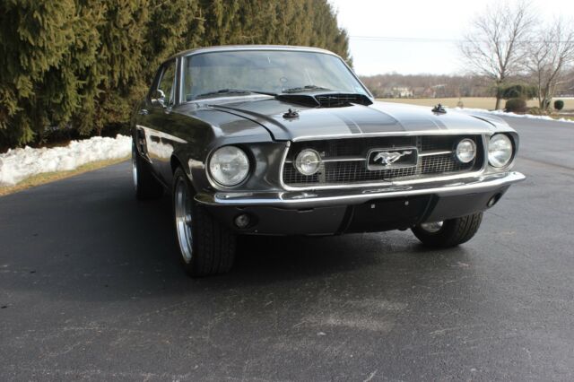 1967 Ford Mustang (Gray/Black)