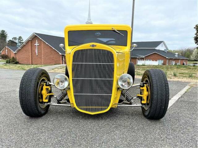 1932 Chevrolet Classic (Yellow/Gray)