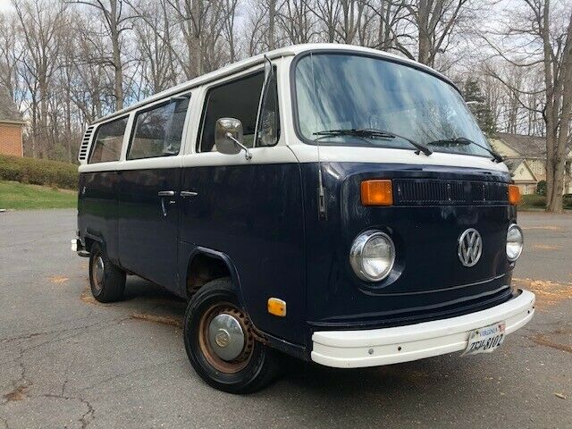 1974 Volkswagen Bus/Vanagon (Blue/White)