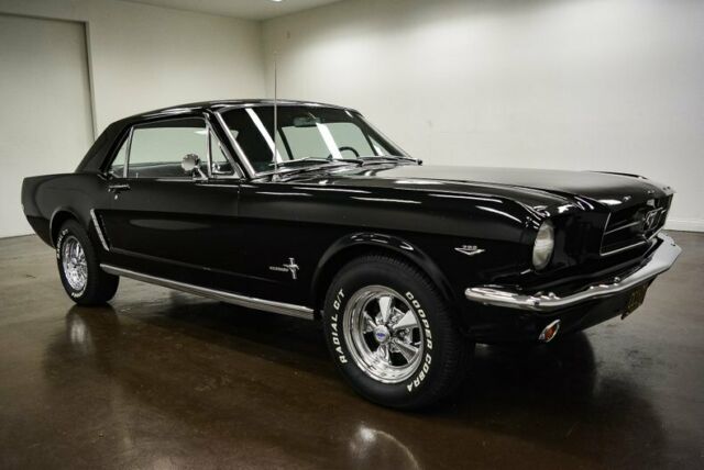 1965 Ford Mustang (Black/Black)
