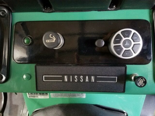 1979 Nissan Patrol (Green/Tan)