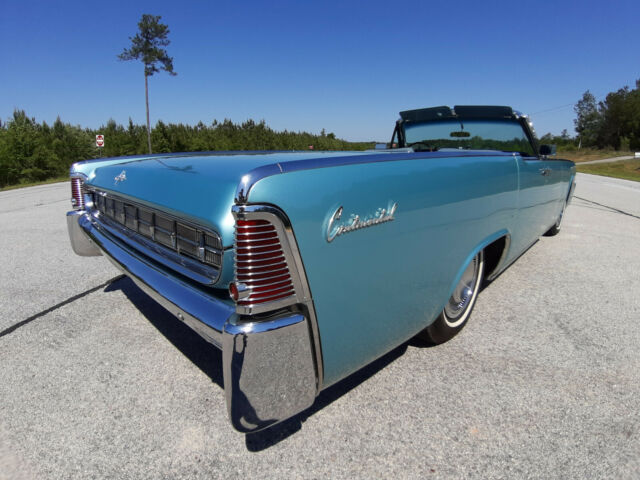 1963 Lincoln Continental (Turquoise metallic/Blue)