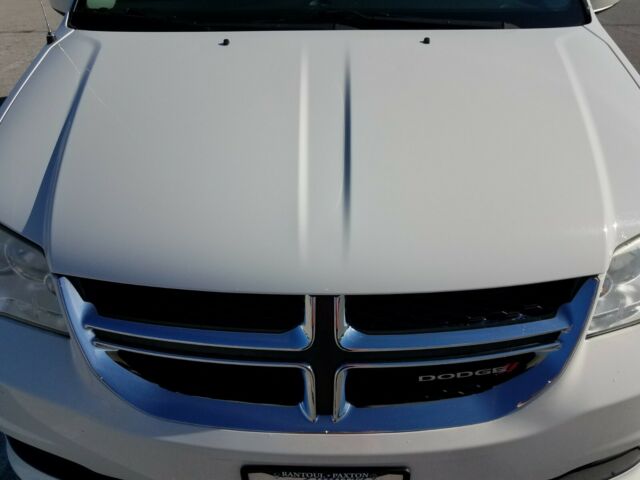 2013 Dodge Grand Caravan (White/Black)