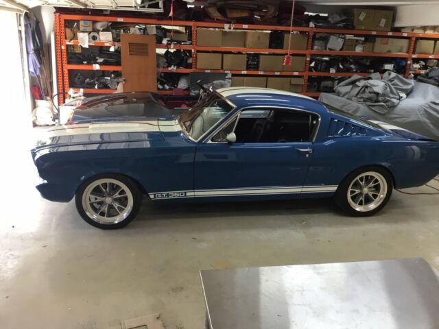 1965 Ford Mustang (Blue/Black)