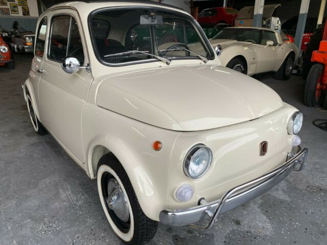 1972 Fiat 500 (BEIGE/Black)