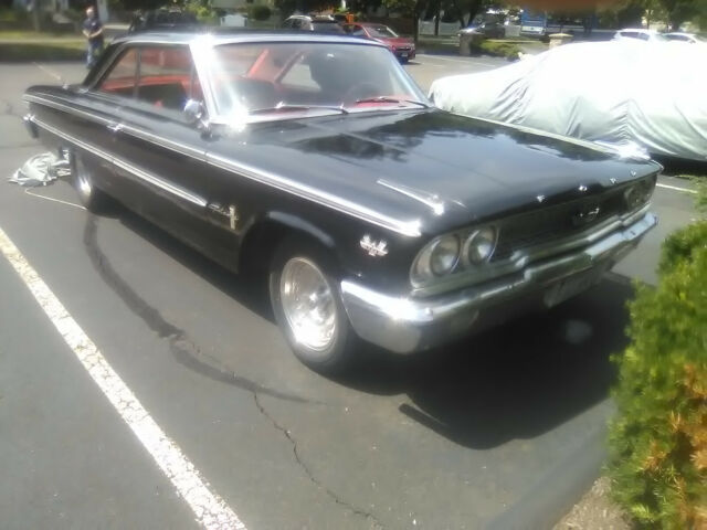 1963 Ford Galaxie (Black/Red)