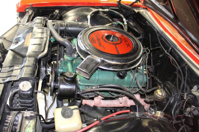 1965 Buick Wildcat Convertible (Red/Black)