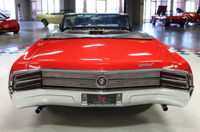 1965 Buick Wildcat Convertible (Red/Black)