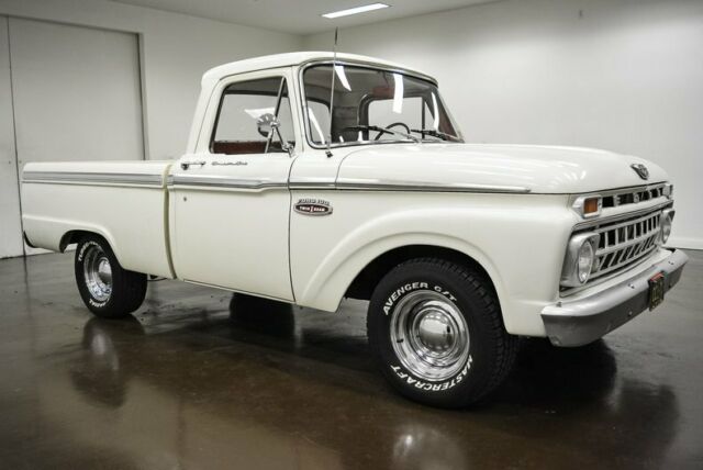 1965 Ford F-100 (White/Red)