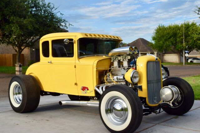 1931 Ford Model A (Yellow/Brown)