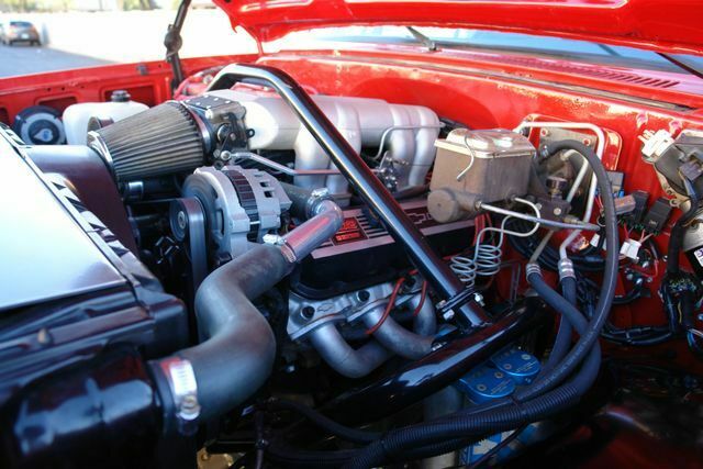 1973 Chevrolet Blazer (Red/Gray)