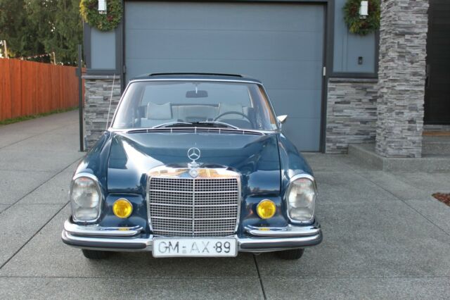 1967 Mercedes-Benz 200-Series (BLUE/BLUE)