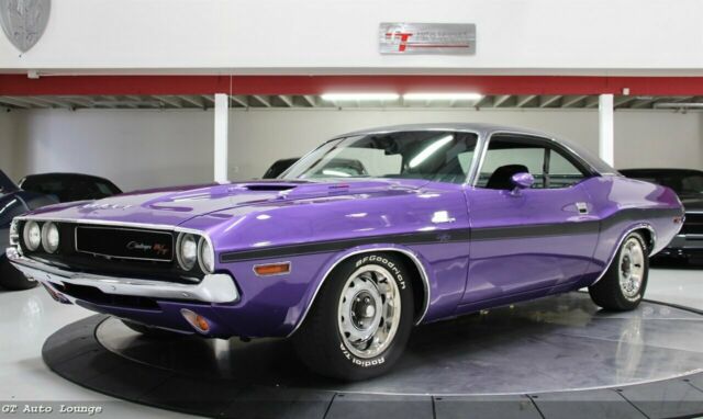 1970 Dodge Challenger (Purple/Black)