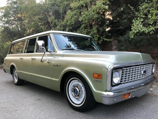 1972 Chevrolet Suburban (Green/Green)