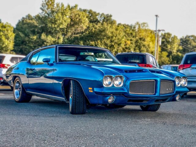 1971 Pontiac GTO (Blue/Black)