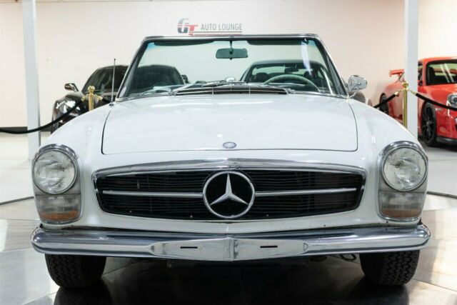1966 Mercedes-Benz 200-Series (White/Blue)