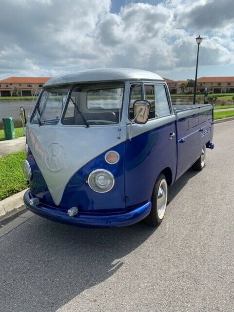 1975 Volkswagen Bus/Vanagon (Blue/Gray/Blue)