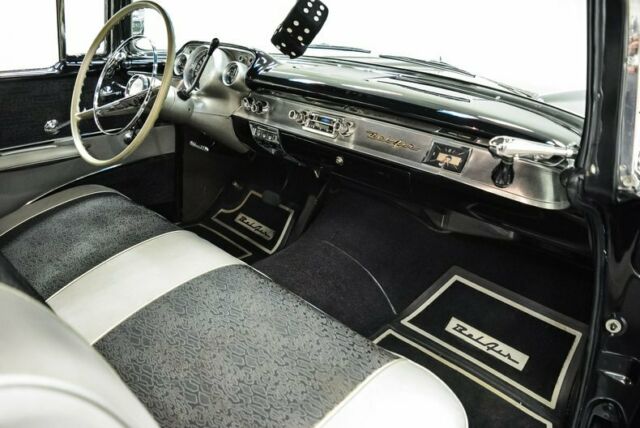 1957 Chevrolet Bel Air/150/210 (Black/Black)