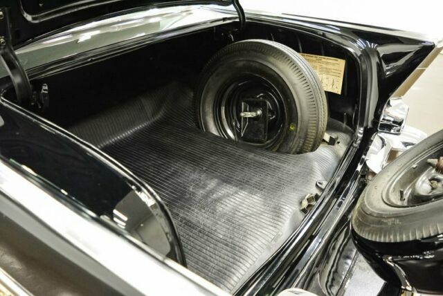 1957 Chevrolet Bel Air/150/210 (Black/Black)