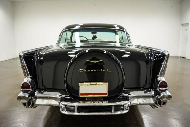 1957 Chevrolet Bel Air/150/210 (Black/Black)