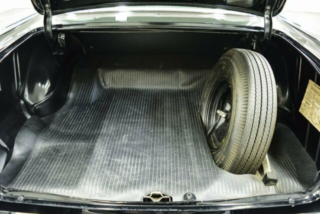 1957 Chevrolet Bel Air/150/210 (Black/Black)