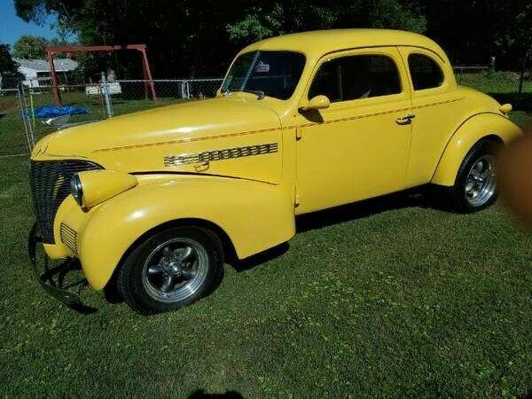 1939 Chevrolet Master Deluxe (Yellow/Black)