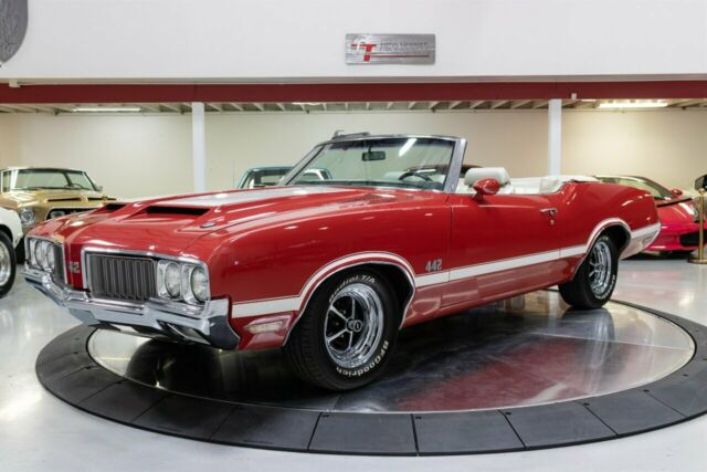 1970 Oldsmobile 442 (Red/White)