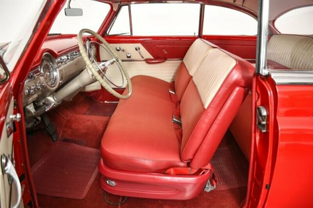 1953 Oldsmobile Eighty-Eight (Red/White)