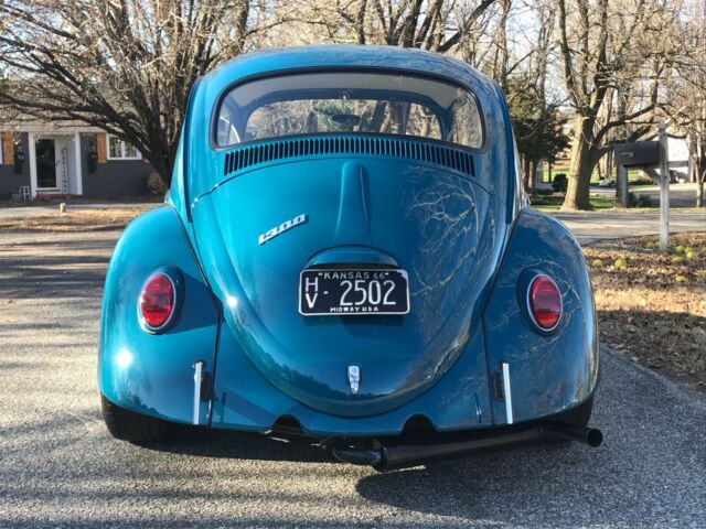 1966 Volkswagen Beetle - Classic (Blue/White)