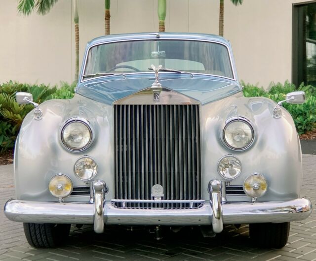 1959 Rolls-Royce Silver Cloud (Silver/Blue/Beige)
