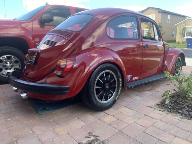 1970 Volkswagen Beetle (Red/Black)