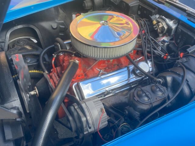 1969 Chevrolet Corvette (Blue/Black)