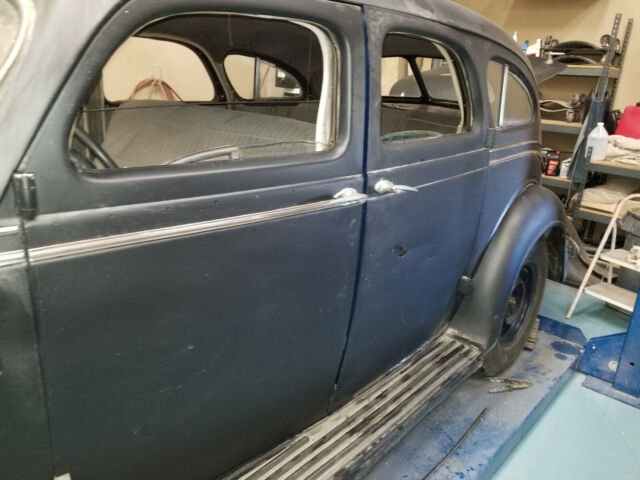1936 Chrysler Imperial (Black/Tan)