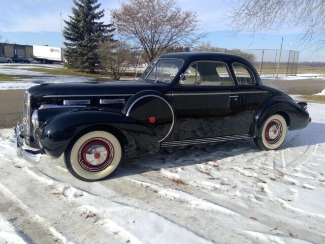 1940 Cadillac 5027 (Black/Gray)