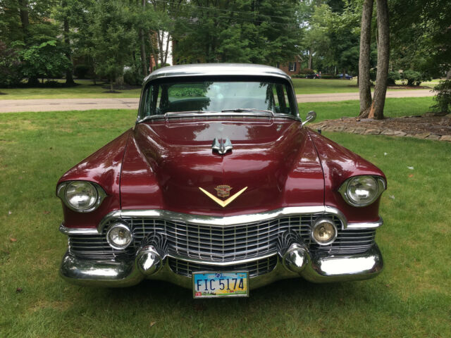 1954 Cadillac DeVille (Maroon/Silver/Black)