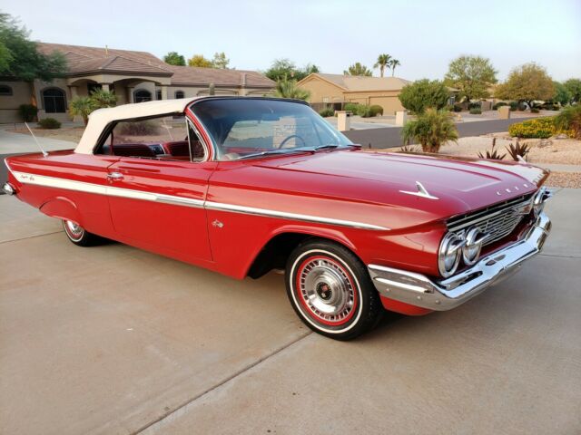 1961 Chevrolet Impala (Red/Red)