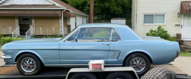 1966 Ford Mustang (Blue/Blue)