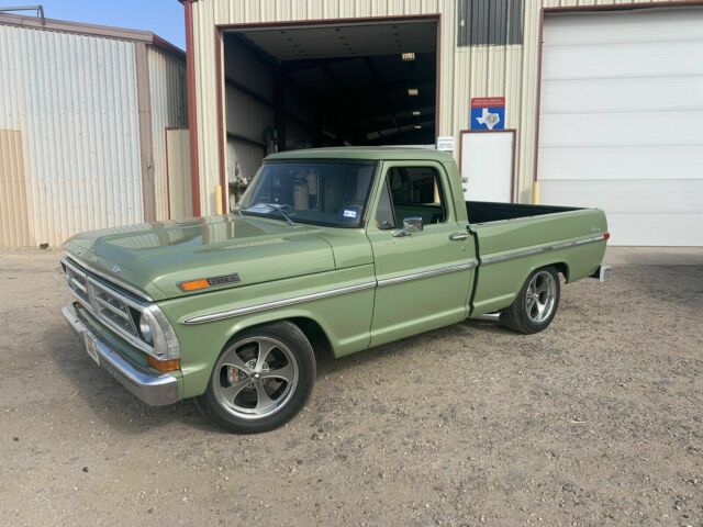 1971 Ford F100 (Green/Teal)