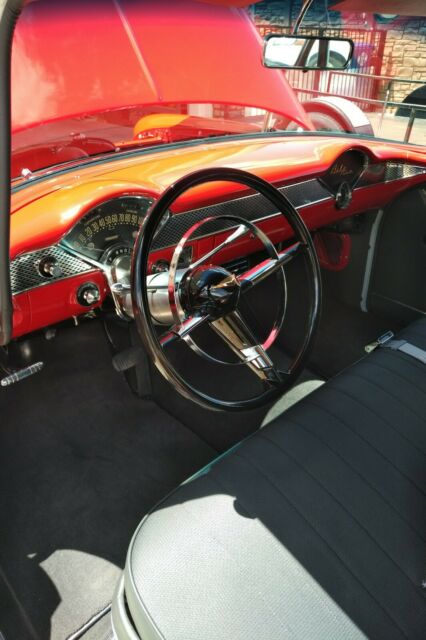 1955 Chevrolet Bel Air/150/210 (Red/Gray)