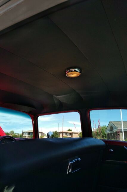 1955 Chevrolet Bel Air/150/210 (Red/Gray)