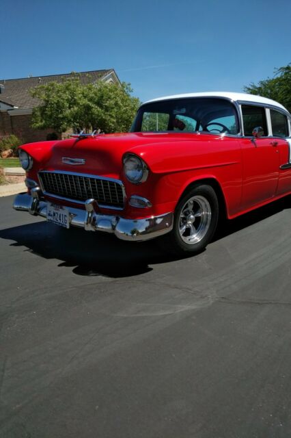 1955 Chevrolet Bel Air/150/210 (Red/Gray)
