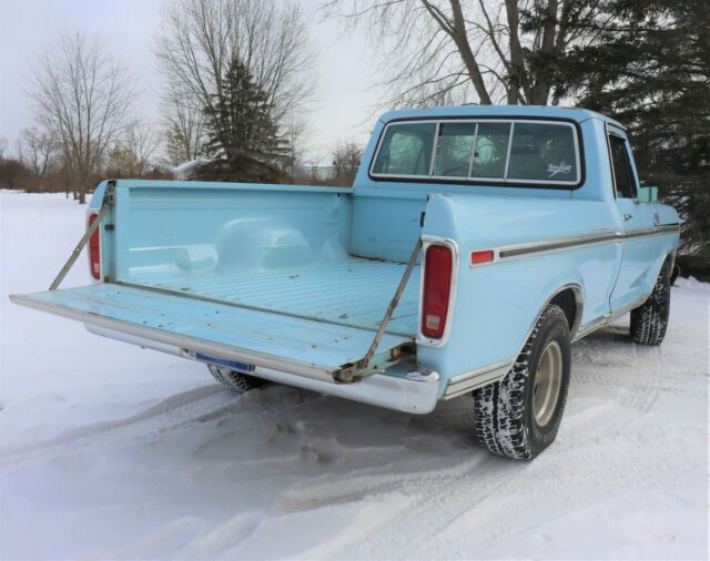 1978 Ford F-100 (baby blue/Blue)