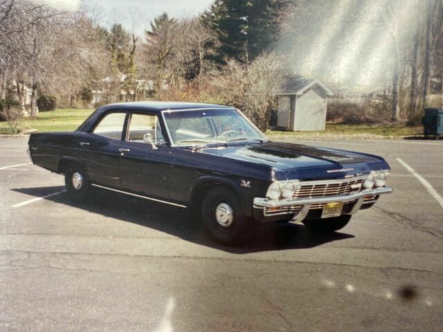 1965 Chevrolet Biscayne (Black/Black)